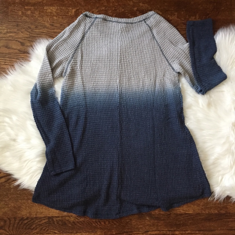 ❗️LAST: Small Ombré Waffle Knit Top - Picture 4 of 4